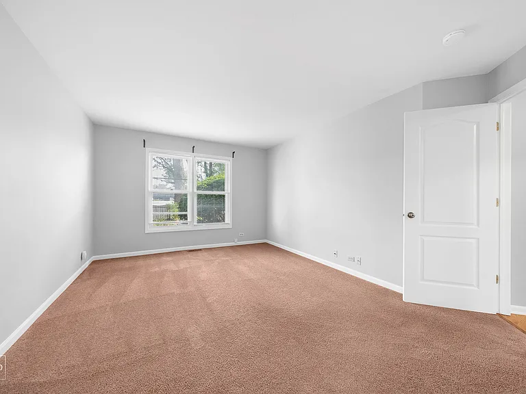 98 Willow Pkwy #98 — Photo 14