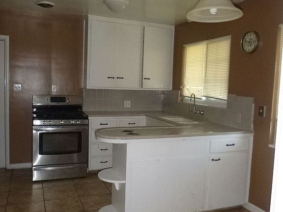 3rd image of 1531 Laurel Ave