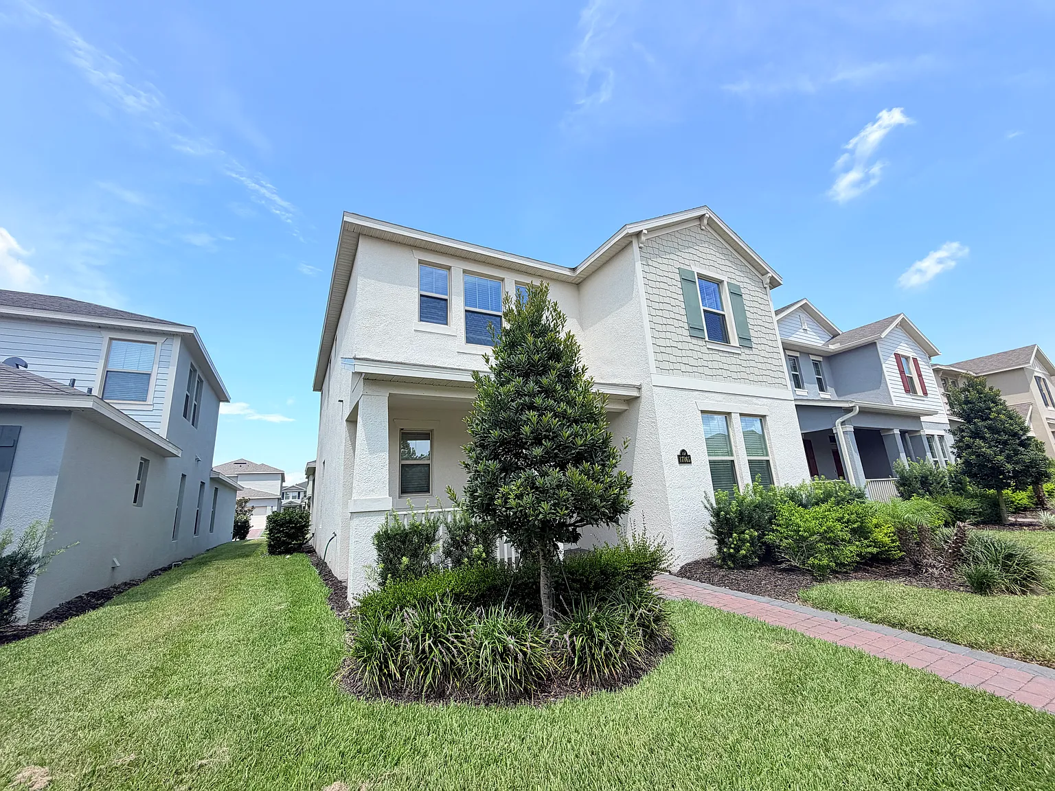 4 bed, 2484 sqft, $3,500 — Photo 2