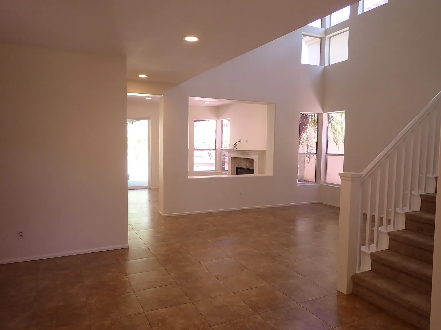 4 bed, 2150 sqft, $4,750 — Photo 4