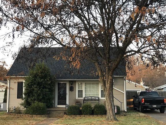 3rd image of 2119 Westview Dr