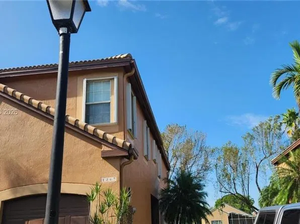 1267 Presidio Dr, Weston, FL 33327