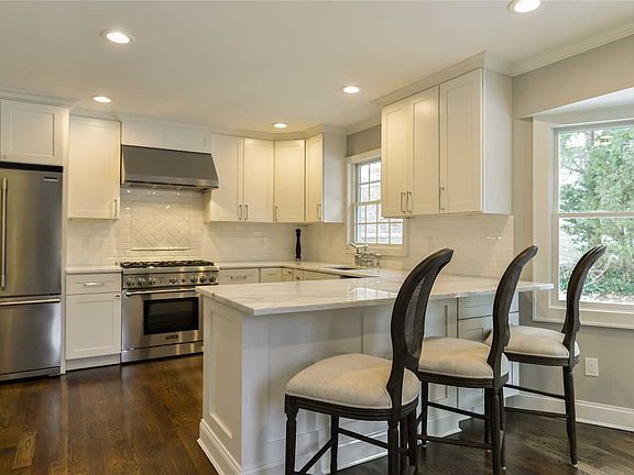 5th image of 57 Dumbarton Dr