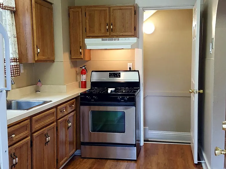 1629 Poplar St — Photo 12