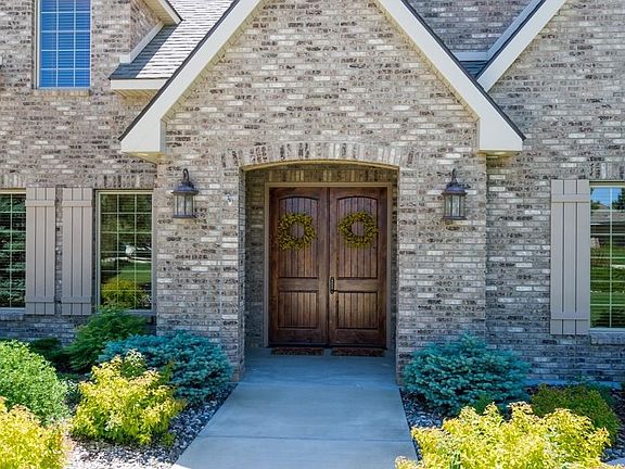 2nd image of 3450 Masterson Cir