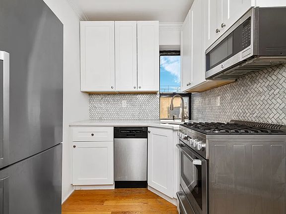 4th image of 380 S 4th St APT 29