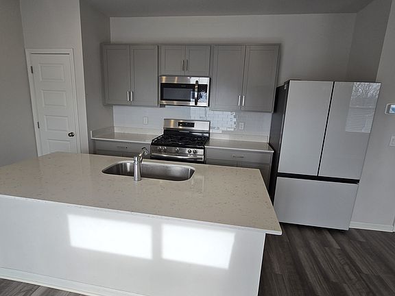 4th image of 5056 Mifford Dr