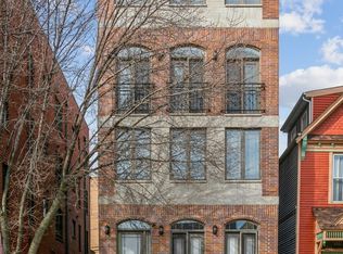 710 W Melrose St #2, Chicago, IL 60657