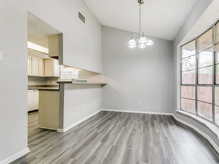 13226 Chesterton Dr — Photo 10