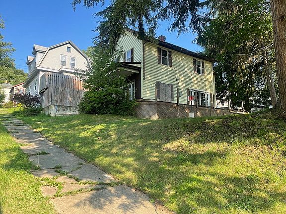 3rd image of 309 Harriott Ave