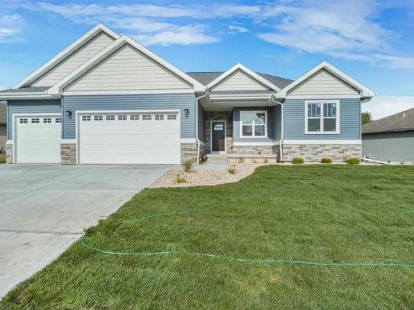 4405 Memorial Cir, Windsor, WI 53598