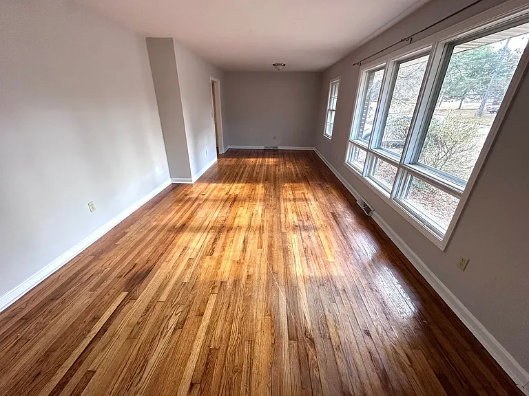 108 Benton Dr NW — Photo 3