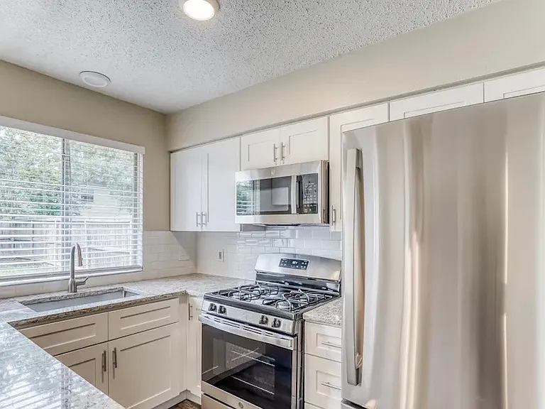 22002 Castle Springs Dr — Photo 4
