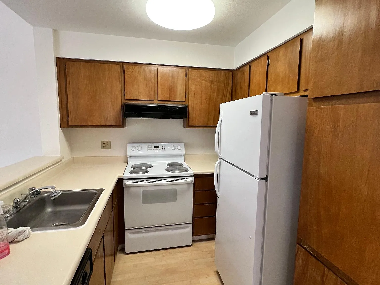 1 bed, 693 sqft, $2,400 — Photo 3