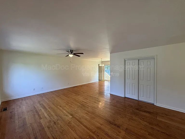 1225 Dewberry Dr — Photo 2