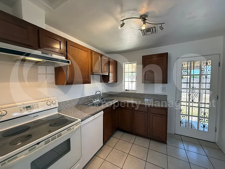 4602 E Calle Corta — Photo 7