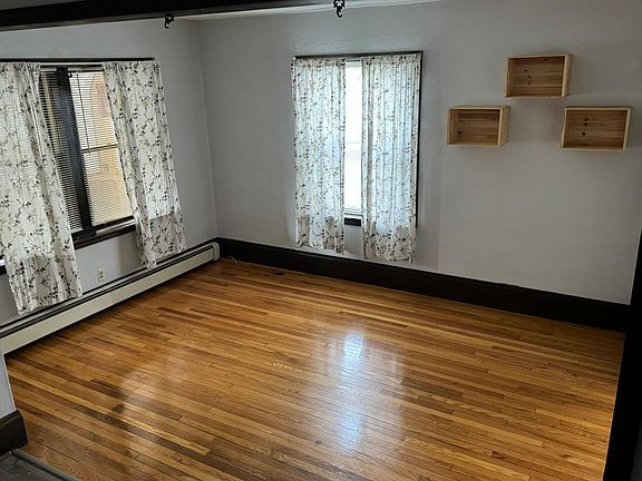4th image of 28 Reuter Ave #28