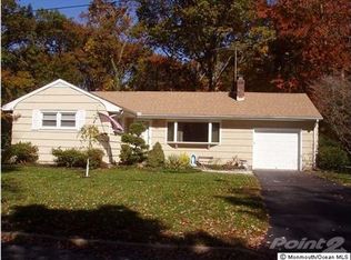 40 Beechwood Ter, Matawan, NJ 07747