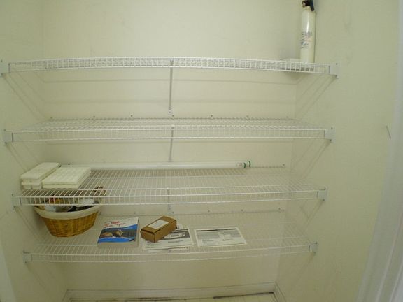 Walk-in Pantry