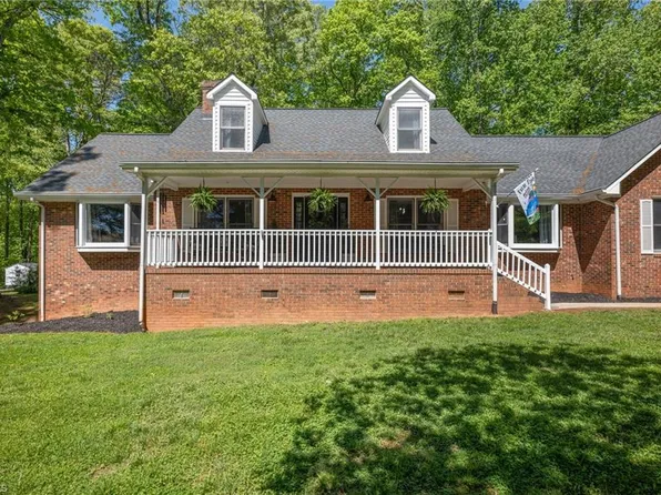 3489 Hines Chapel Rd, Mc Leansville, NC 27301