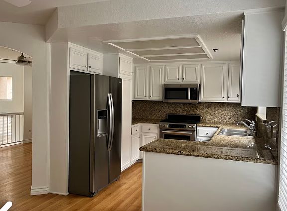 5th image of 1345 E Grand Ave Unit A