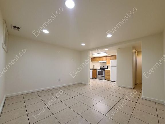 2nd image of 2513 S Broadway #U-b