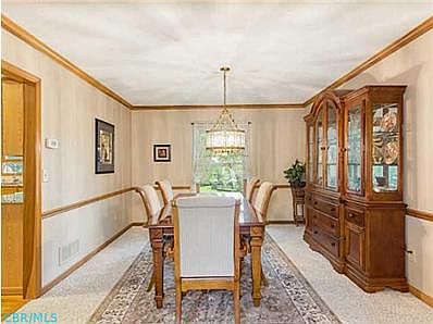 5th image of 867 Mosaic Ct