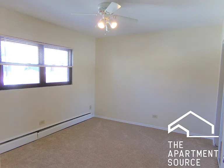 1644 W Sherwin Ave #2C — Photo 7
