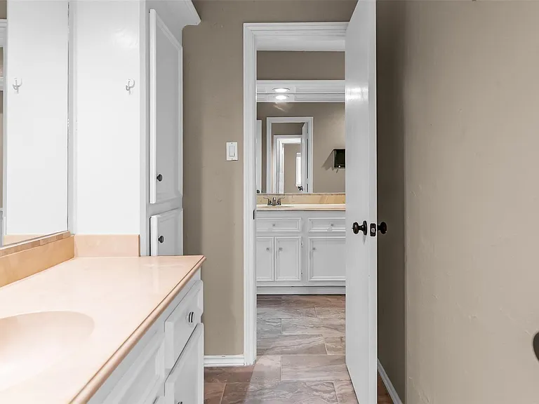 2607 Laurel Ridge Dr — Photo 32