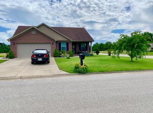 400 Bluegrass Dr, Lewisport, KY 42351