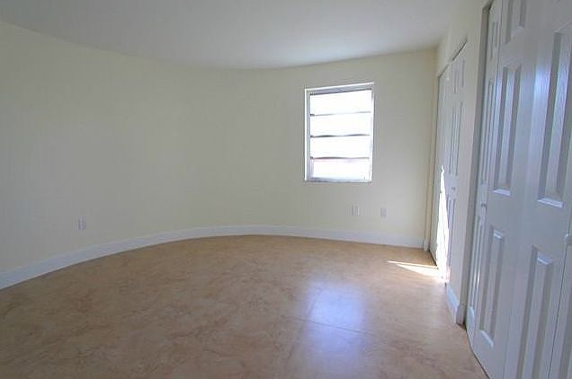 2nd image of 2000 Biarritz Dr APT 205