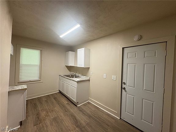 5th image of 3323 E 143rd St