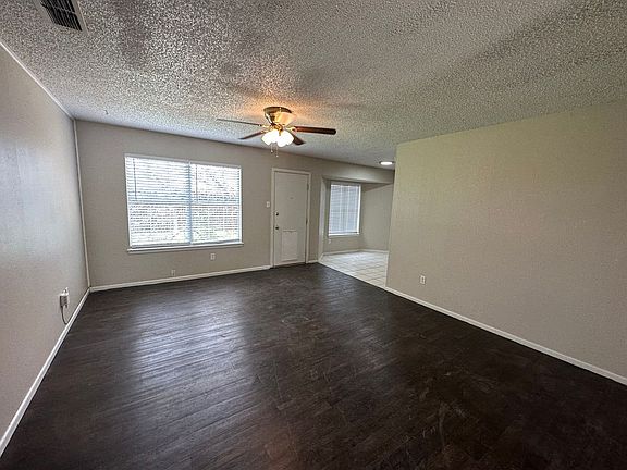 4th image of 2218 Norwich Ave