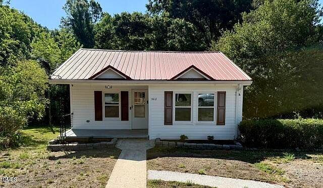 1st image of 302 Broad St