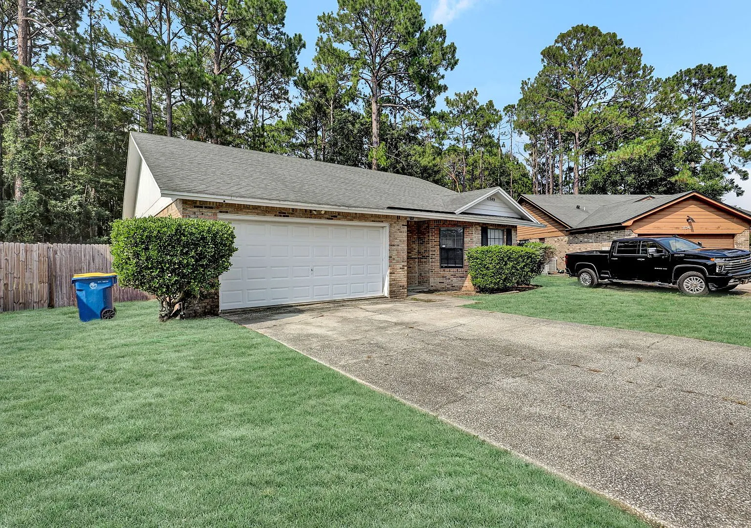 3 bedroom/ 2 bathroom home on the Northside! — Photo 2