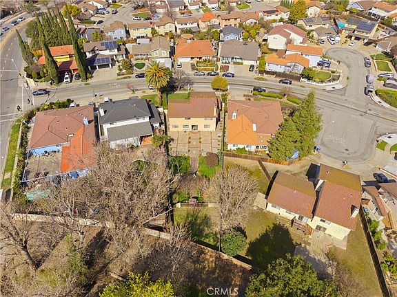 5th image of 1682 Commodore Dr