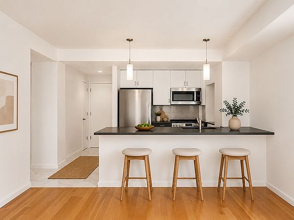 3rd image of 189 Avenue C Unit D