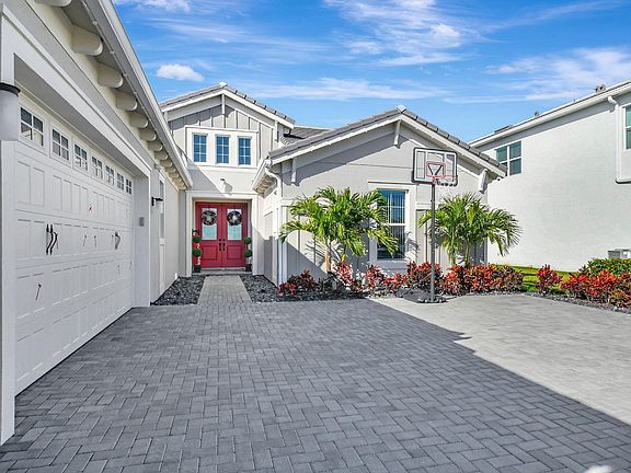 2nd image of 4964 Liberty Ln