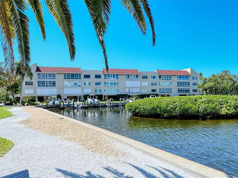 4780 Gulf Of Mexico Dr #5 — Photo 36