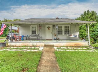 820 Hendrickson St, Clinton, TN 37716