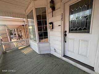 2nd image of 117 W Chestnut St