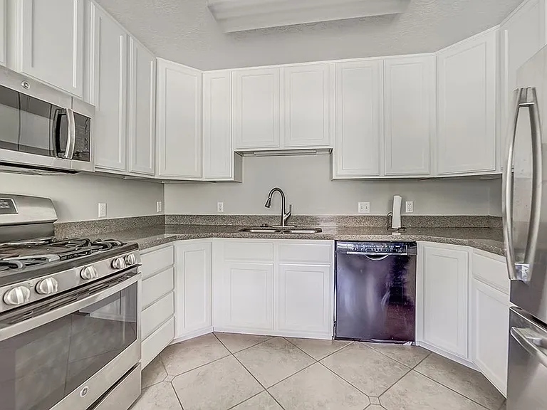 752 E 560 N #303 — Photo 3