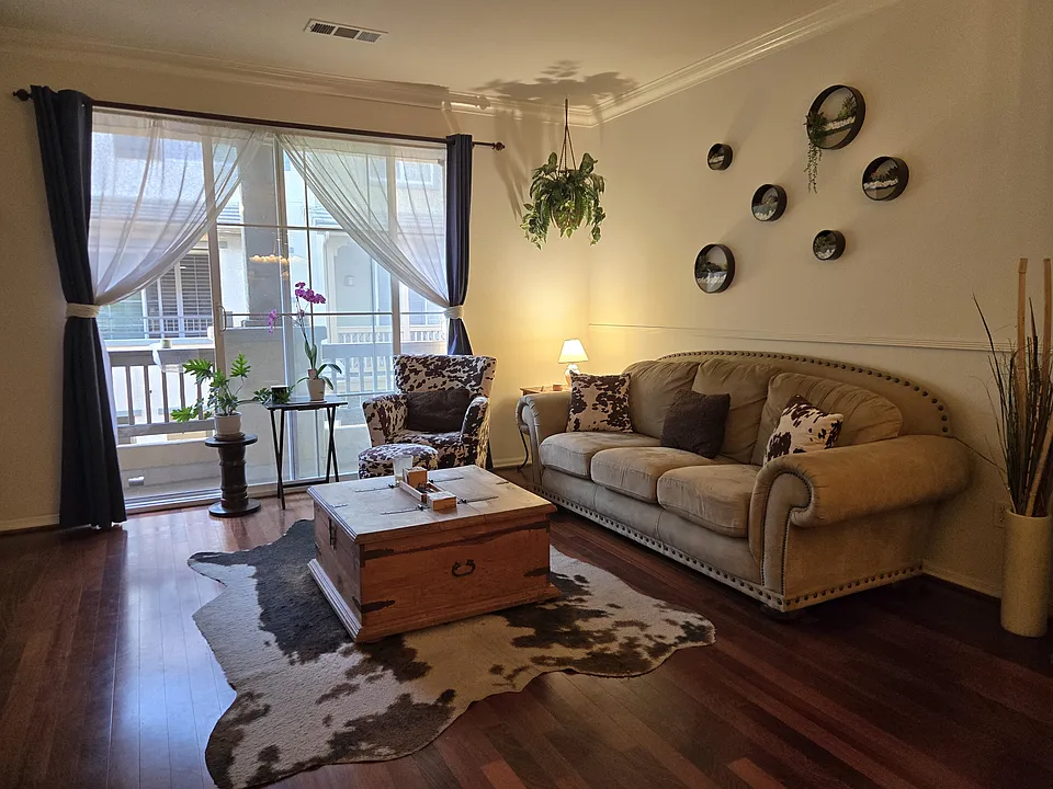 22919 Mariposa Ave