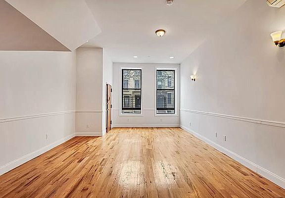 2nd image of 107 W 118th St #3