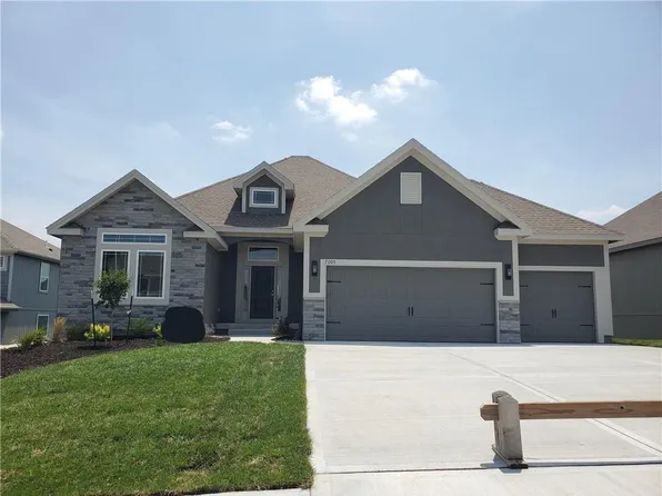 7005 NE 103rd St, Kansas City, MO 64156
