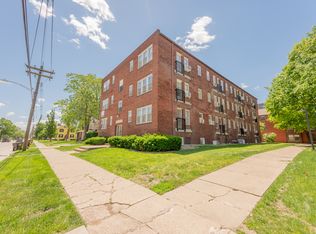 909 S 1st St #27, Champaign, IL 61820