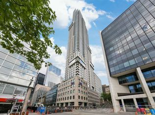 88 Scott St #1012, Toronto, ON M5E 0A9