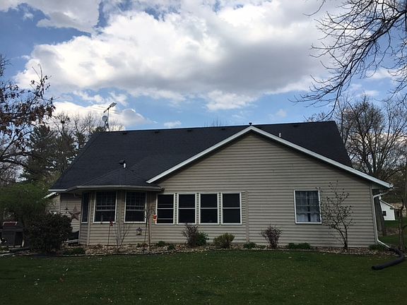 3rd image of 609 Greenwood Dr