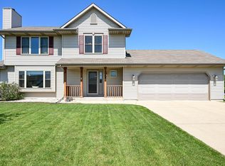 748 Hunter Dr, Racine, WI 53406