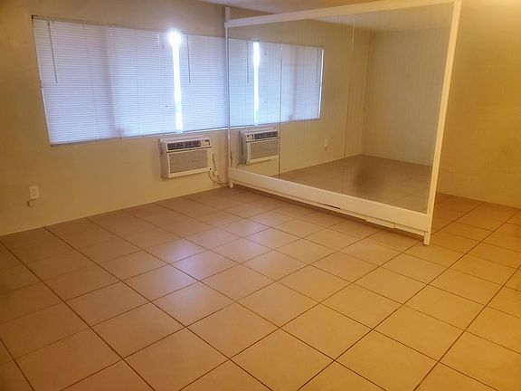 3rd image of 1101 E Butler Dr APT C